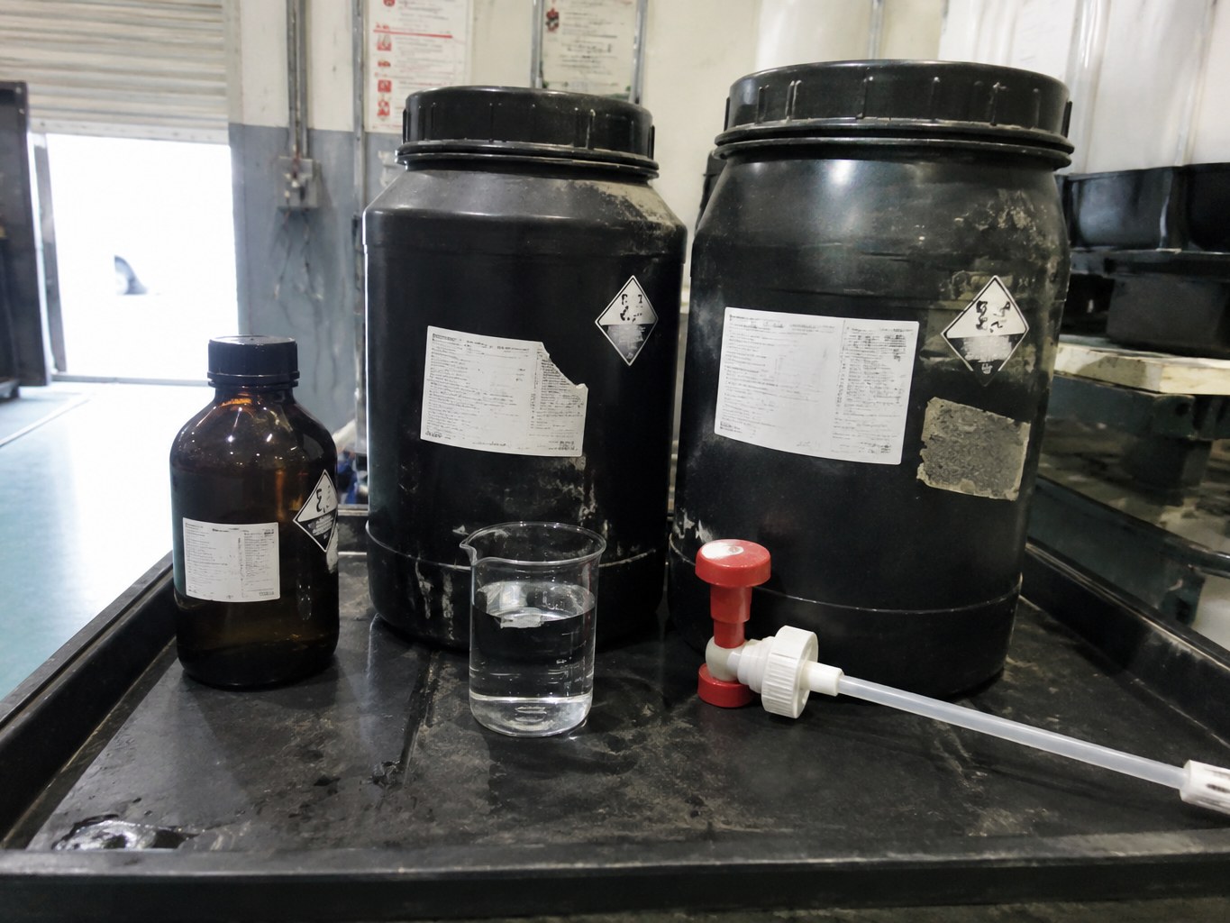 3-Aminopropyltriethoxysilane (APTES)